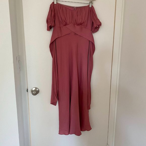 Sundae Muse Kristen Satin Off Shoulder Midi Dress in Rose - Picture 4 of 8